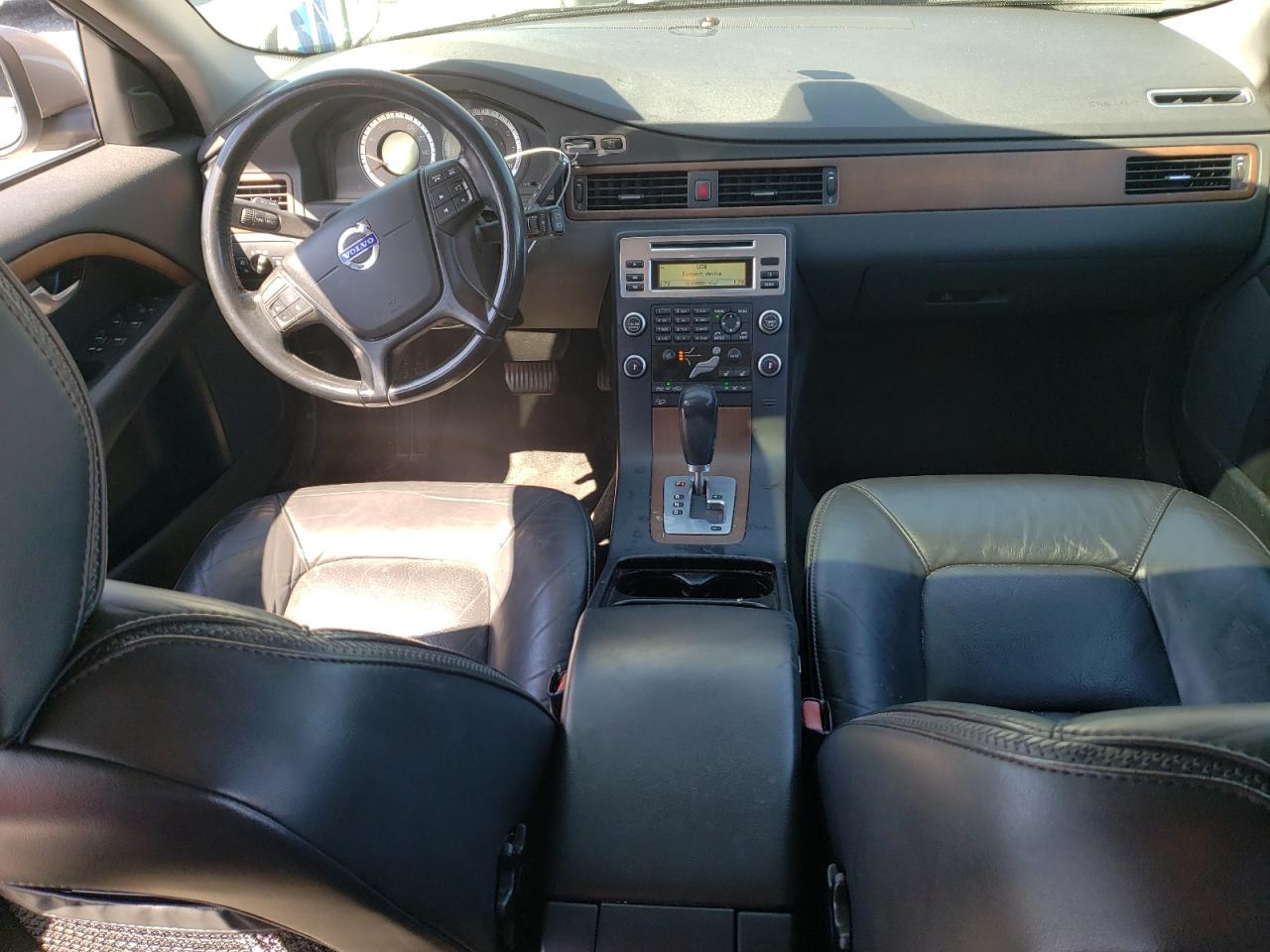 2010 Volvo XC70 - Image 8