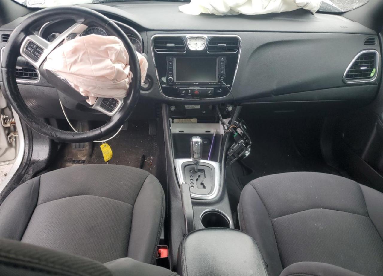 2011 Chrysler 200 - Image 8