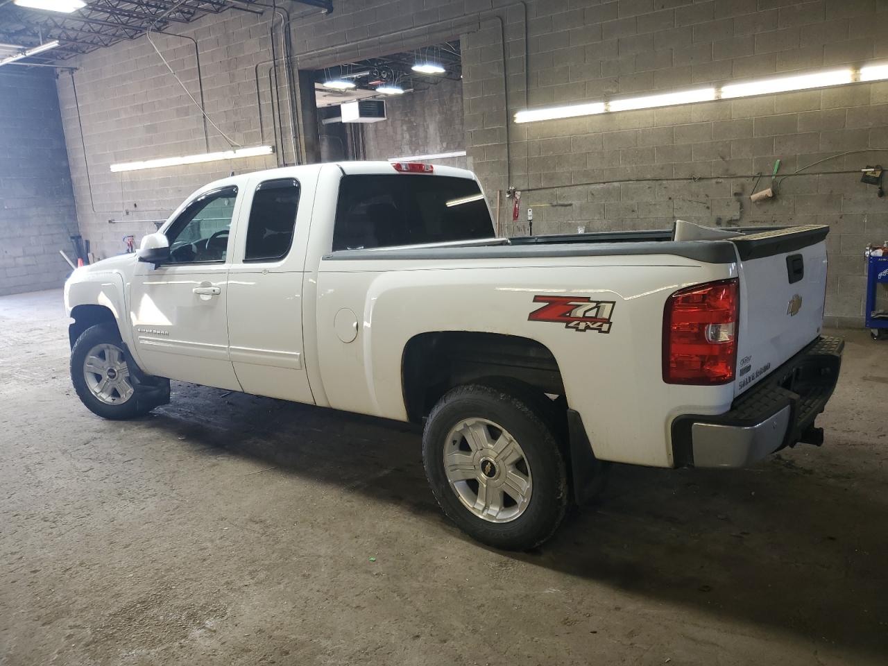 2012 Chevrolet Silverado - Image 2
