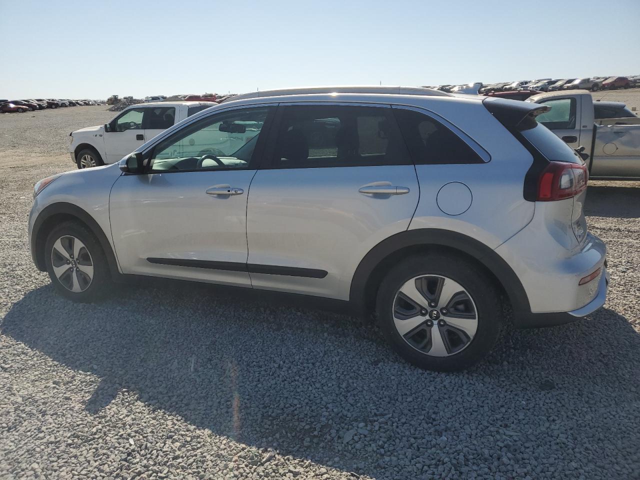 2017 Kia Niro - Image 2