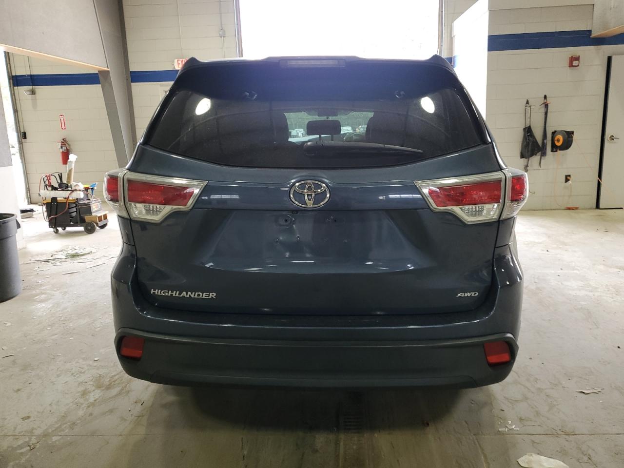 2016 Toyota Highlander - Image 6
