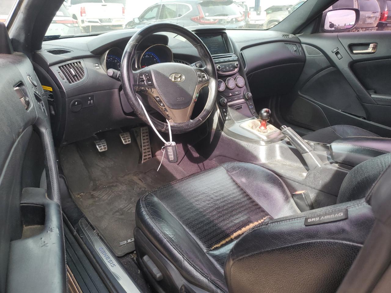 2013 Hyundai Genesis - Image 8