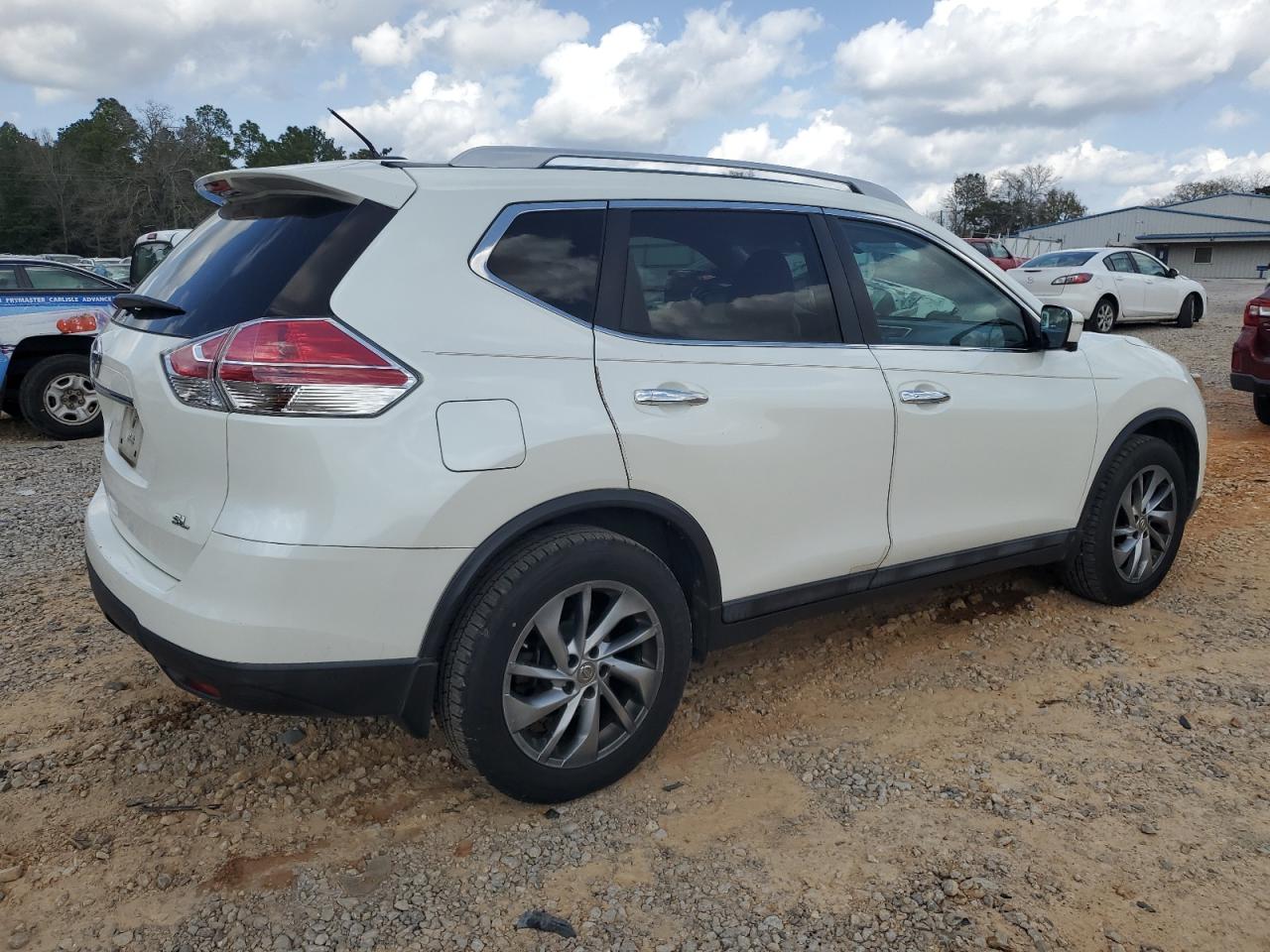 2015 Nissan Rogue - Image 3