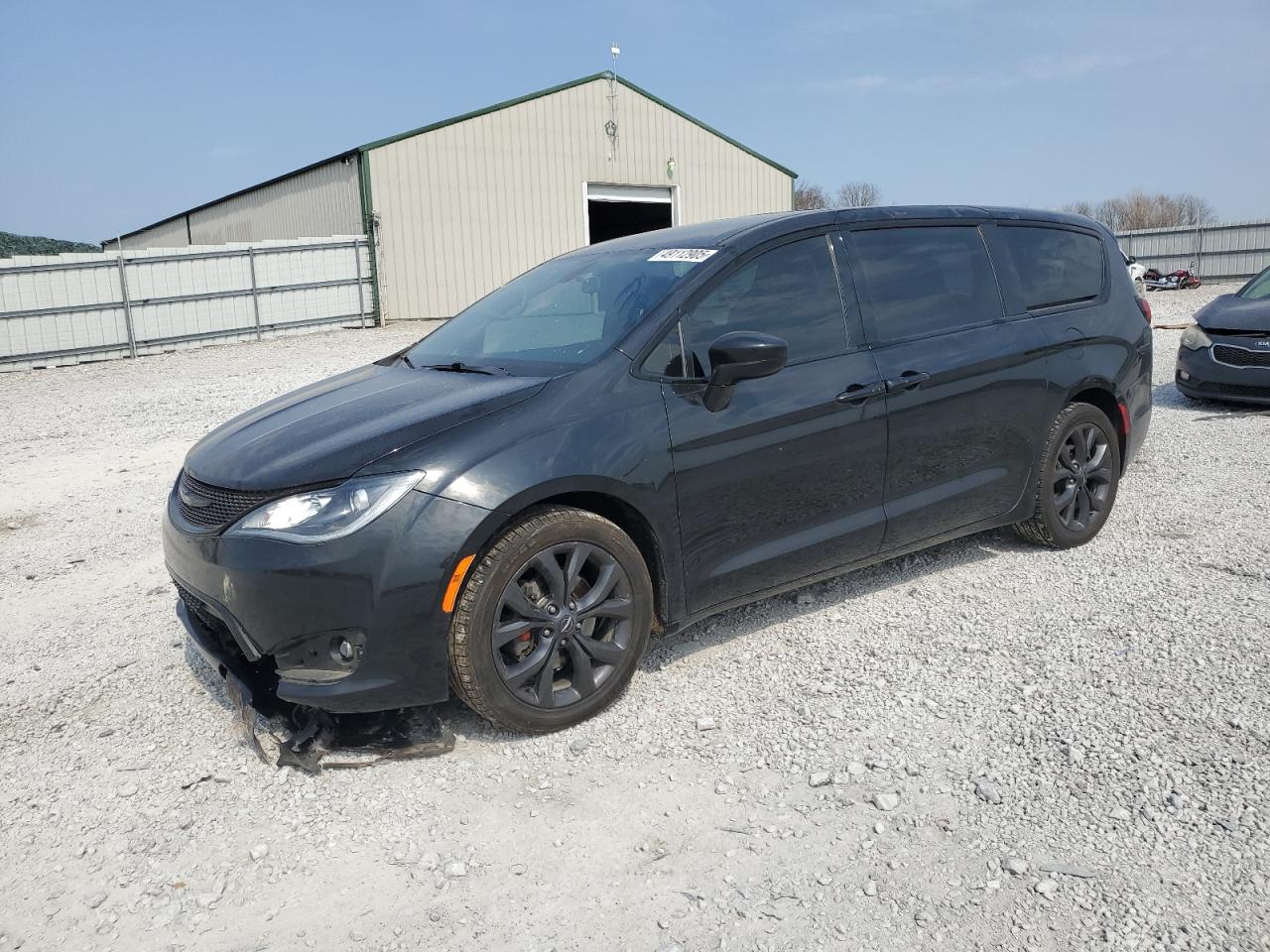 2018 Chrysler Pacifica - Image 1