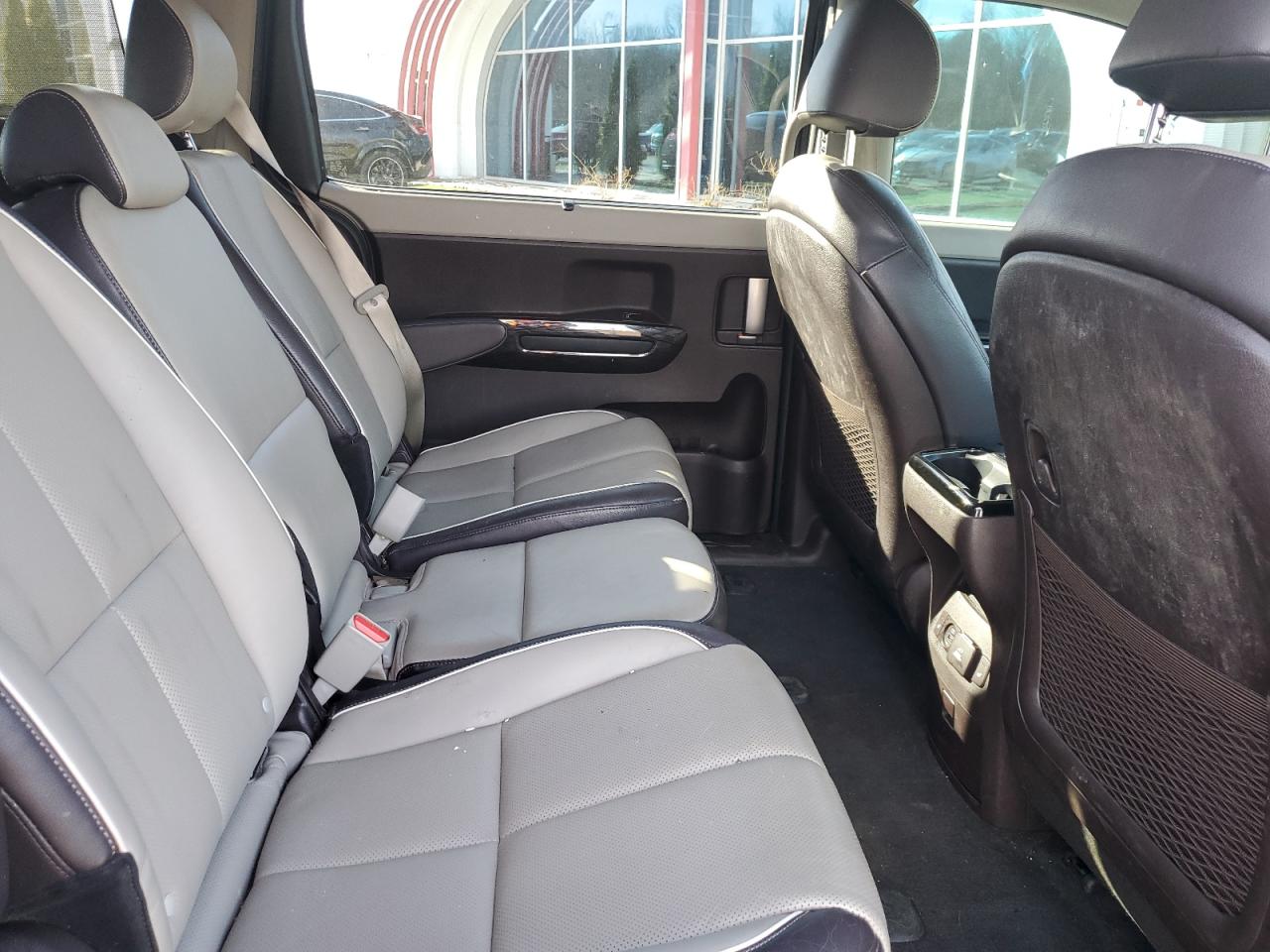 2016 Kia Sedona - Image 11