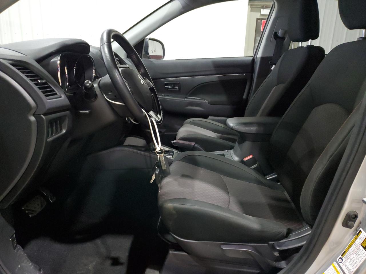 2019 Mitsubishi Outlander - Image 7