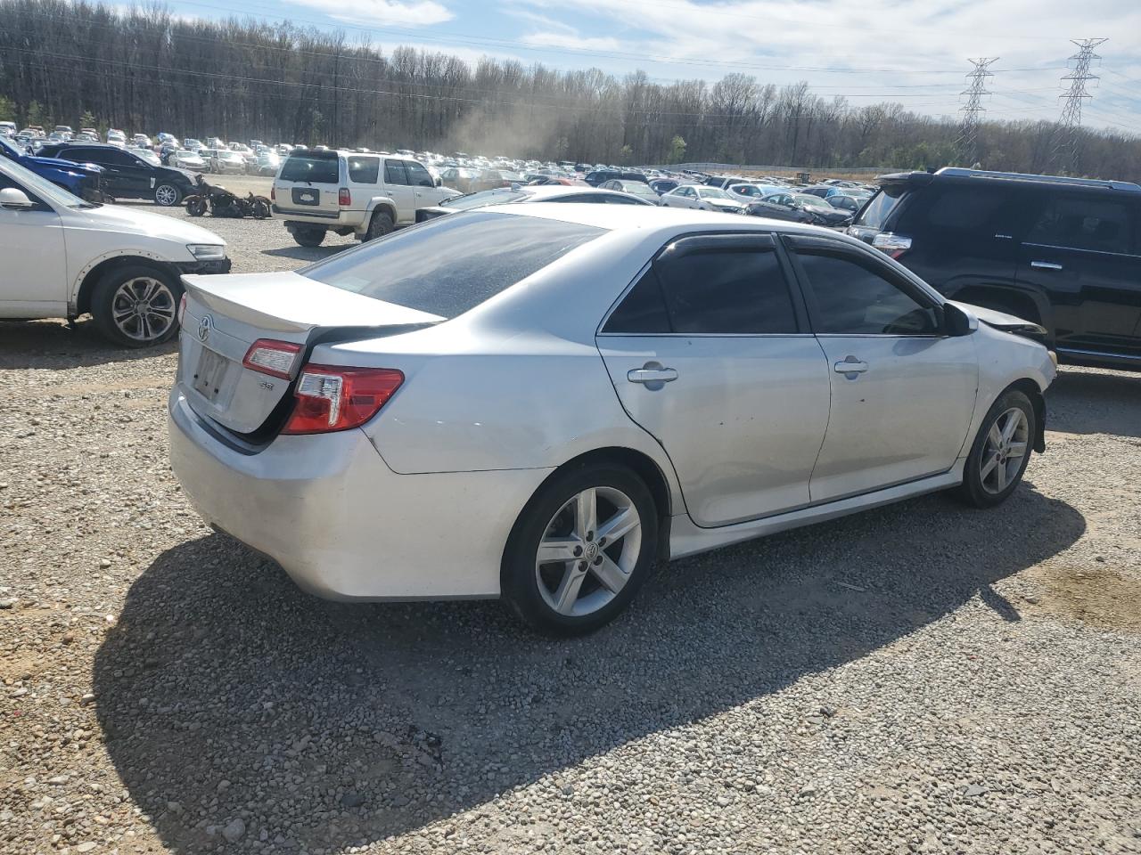 2014 Toyota Camry - Image 3