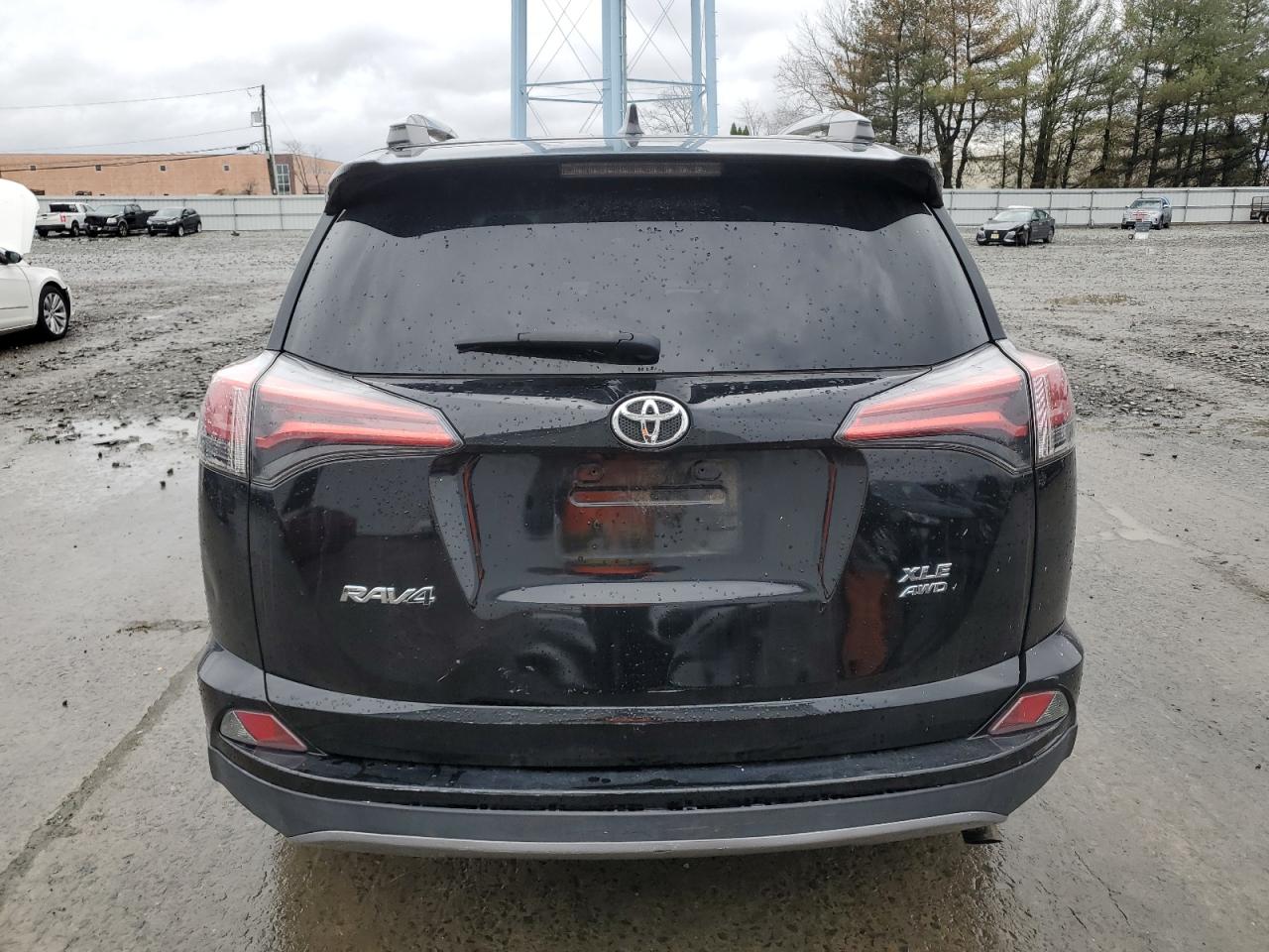 2018 Toyota RAV 4 - Image 6