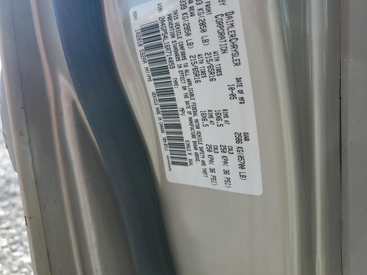 2006 Chrysler Town & Country - Image 13