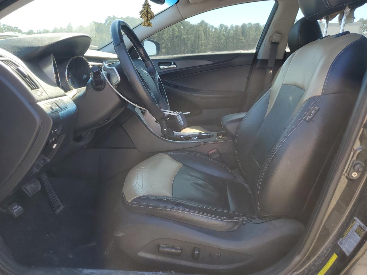 2011 Hyundai Sonata - Image 7