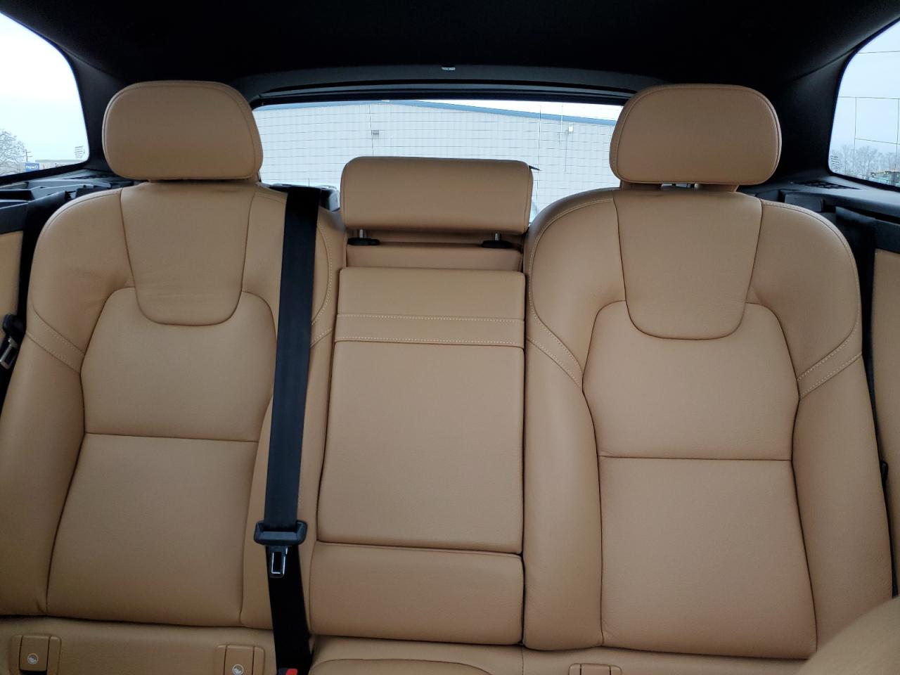 2020 Volvo XC60 - Image 10