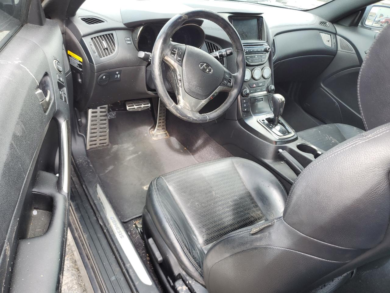 2014 Hyundai Genesis - Image 8