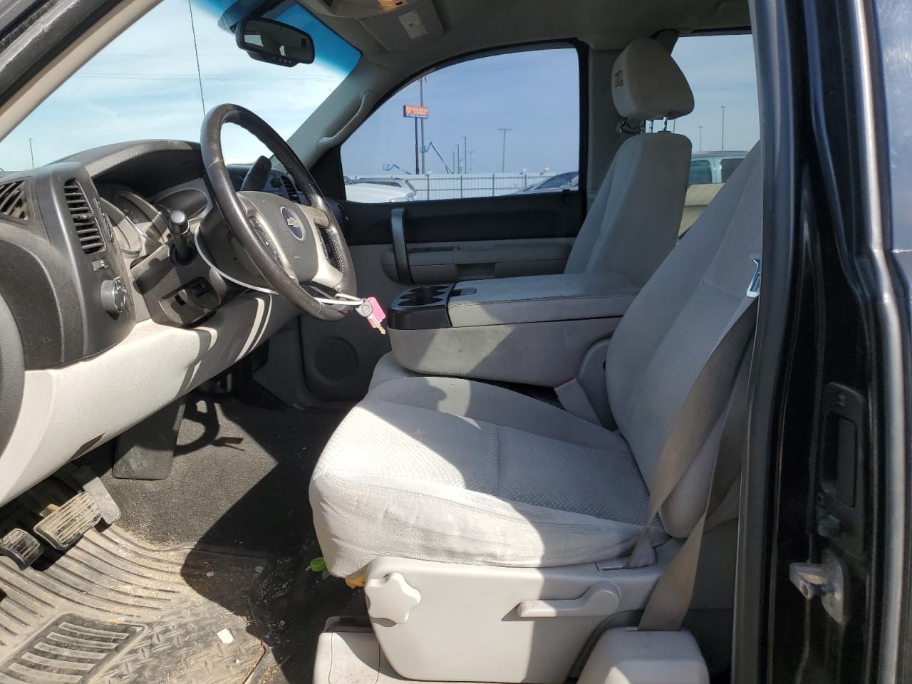 2007 Chevrolet Silverado - Image 7