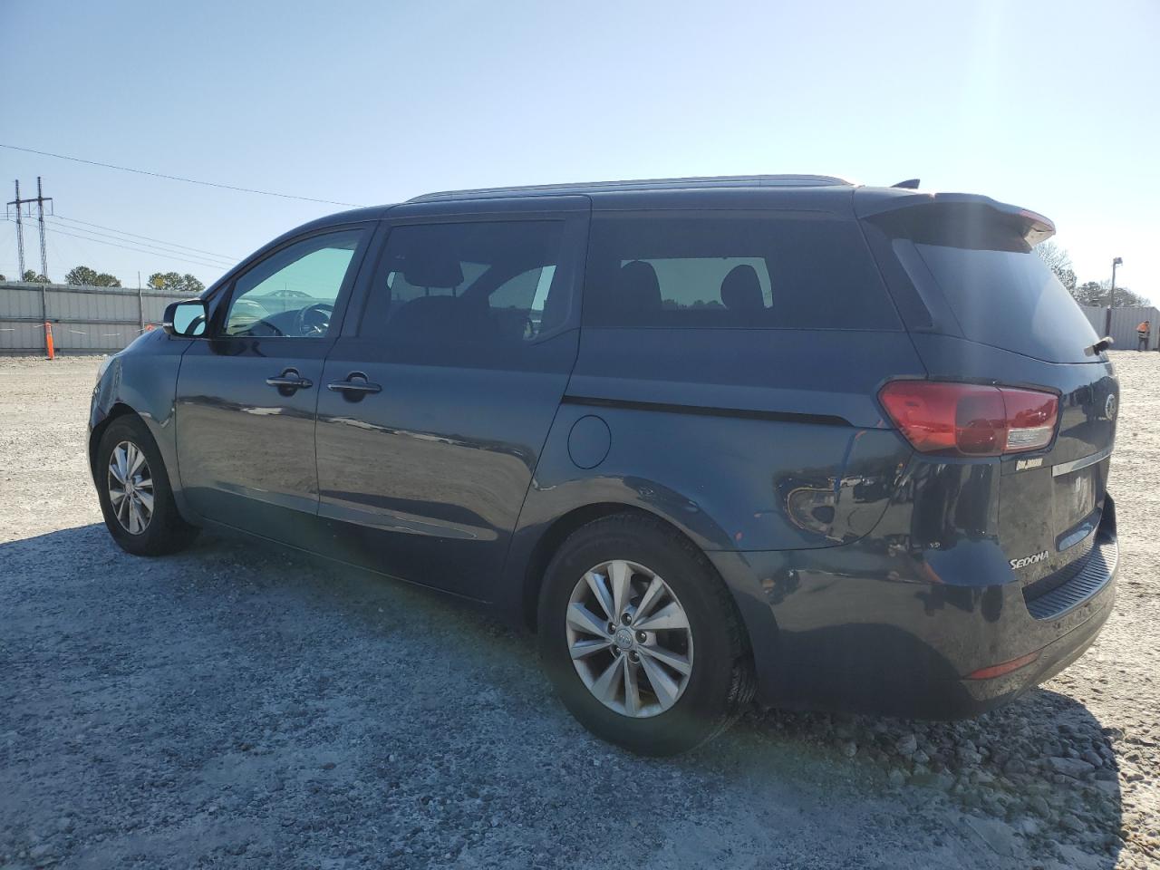 2017 Kia Sedona - Image 2