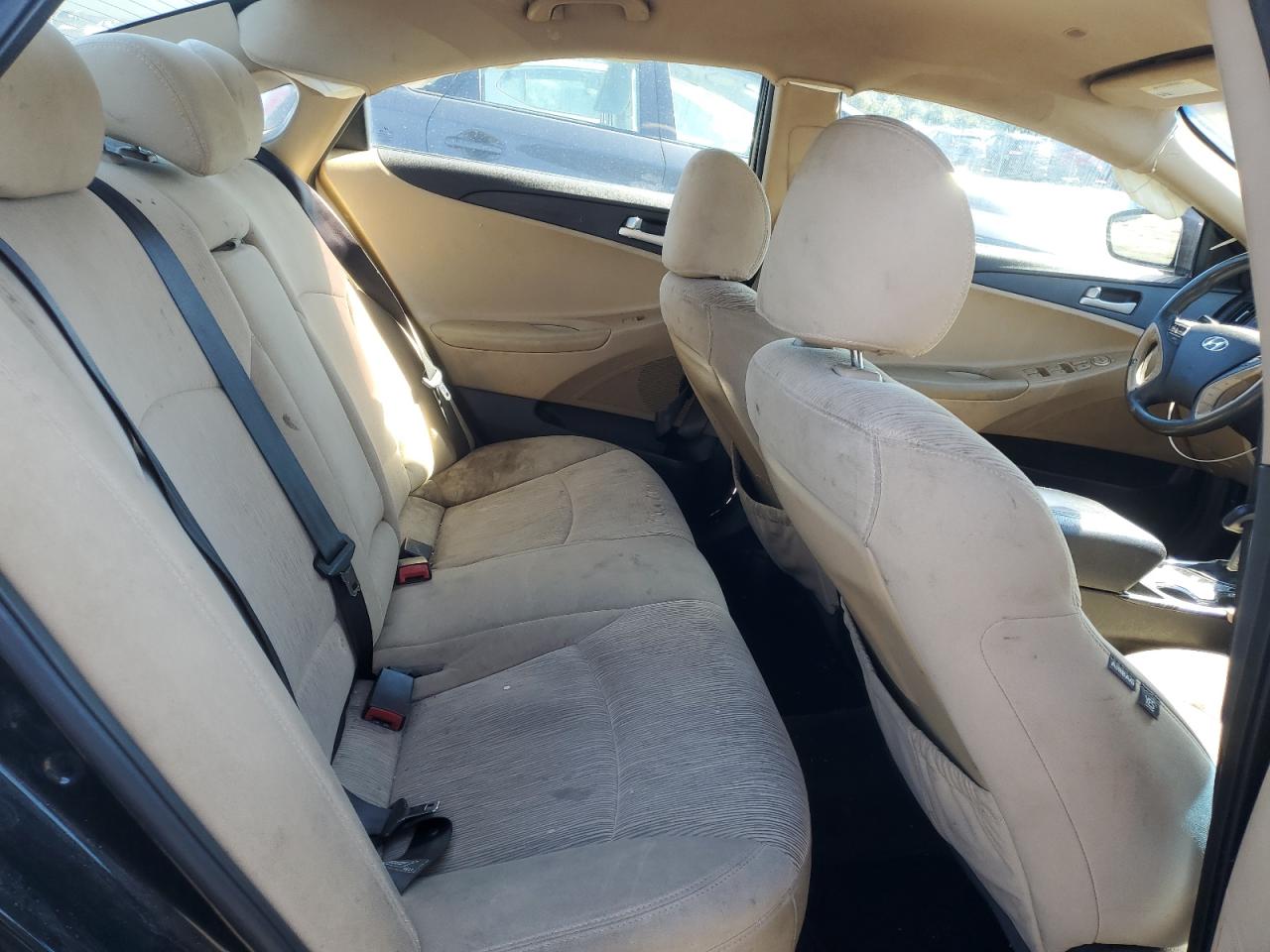 2011 Hyundai Sonata - Image 10