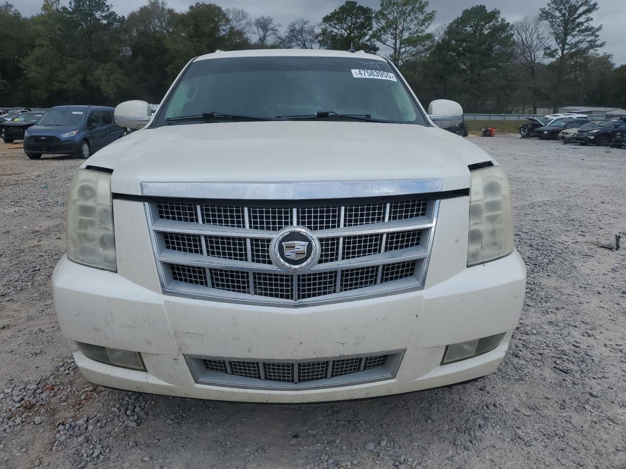2010 Cadillac Escalade - Image 5