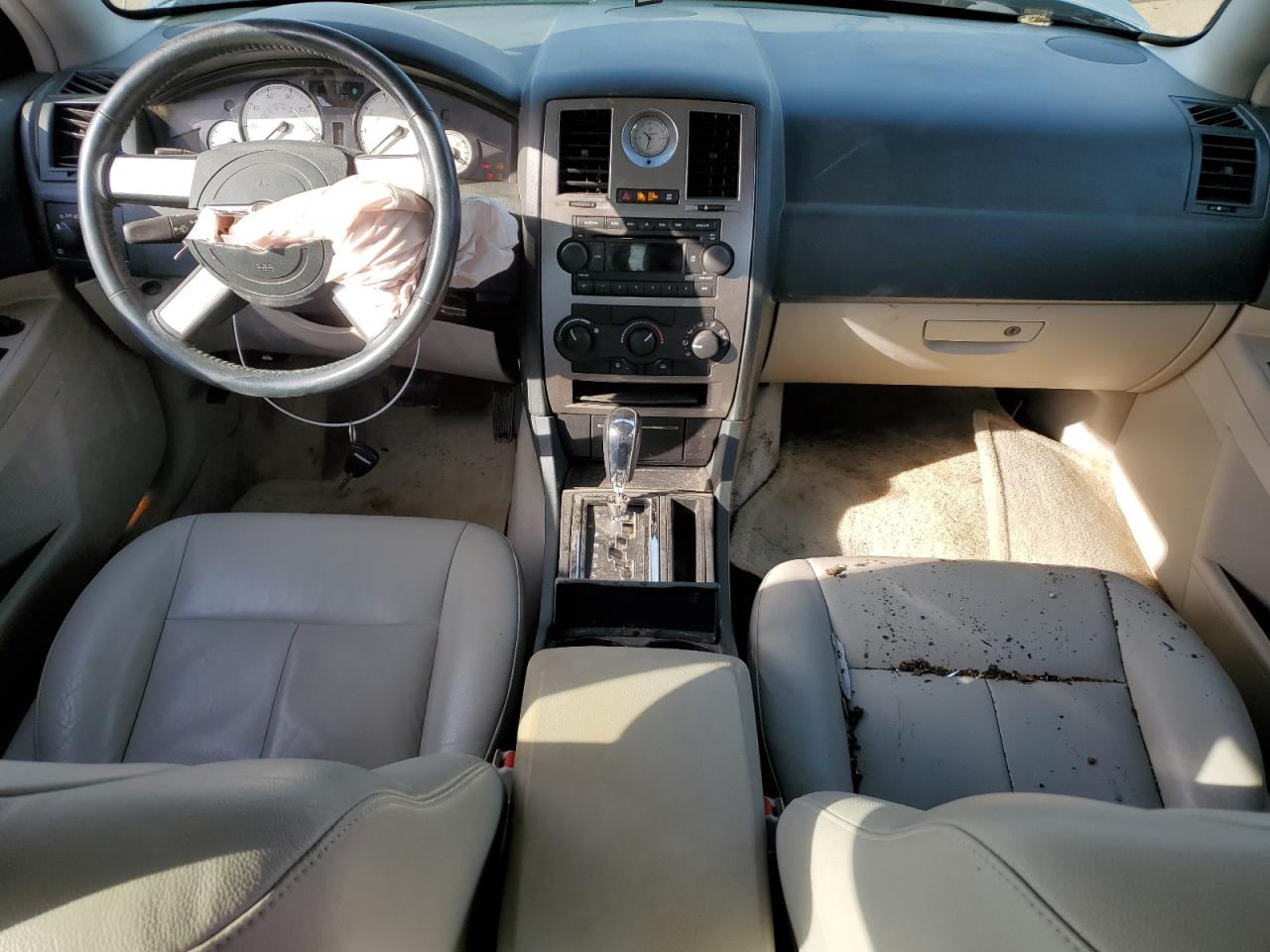 2005 Chrysler 300 - Image 8