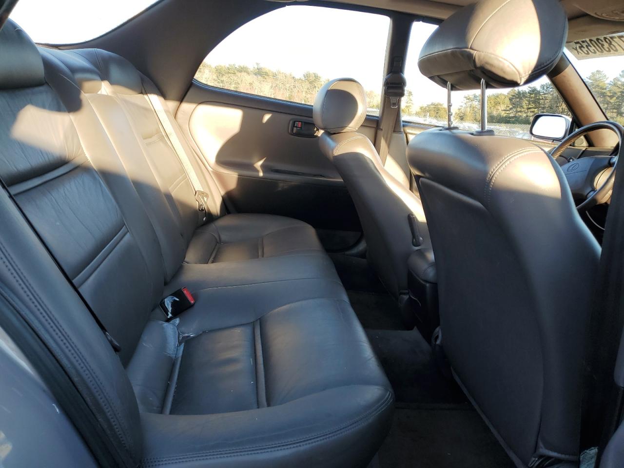 1994 Lexus ES - Image 10