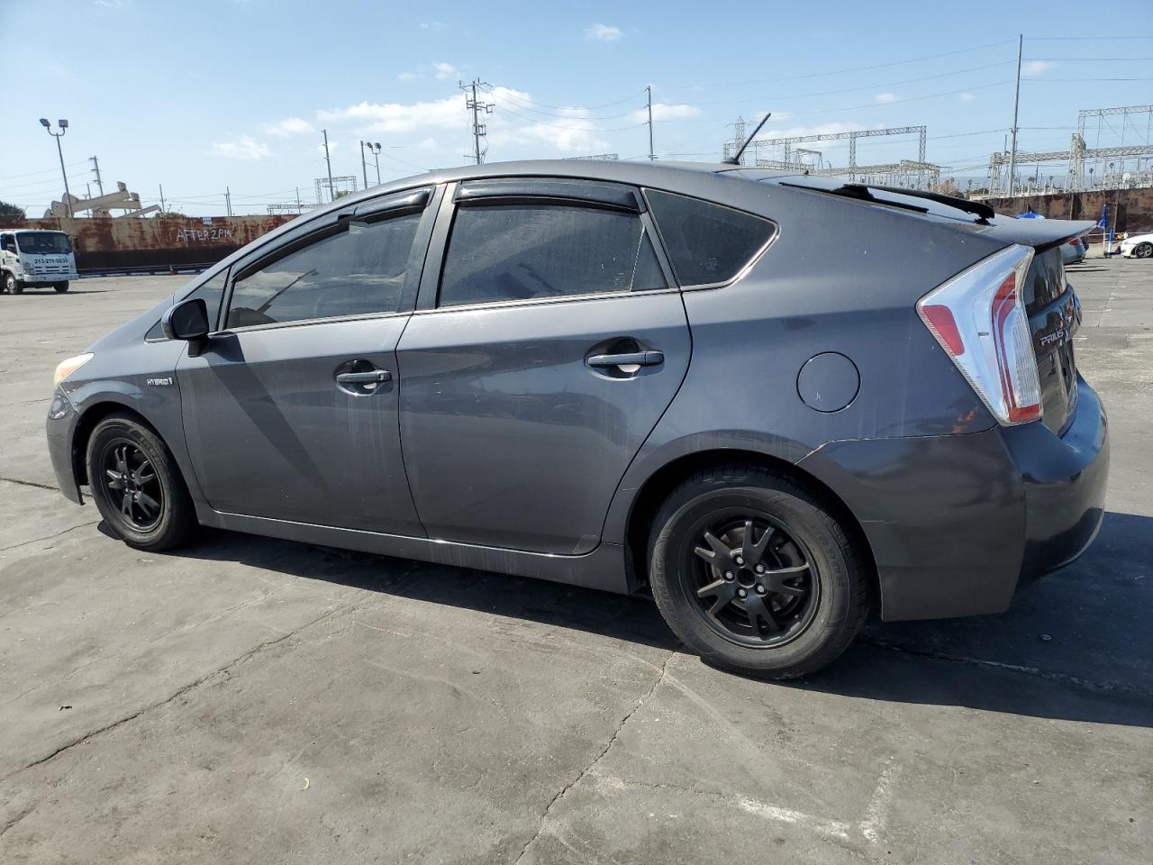 2015 Toyota Prius - Image 2