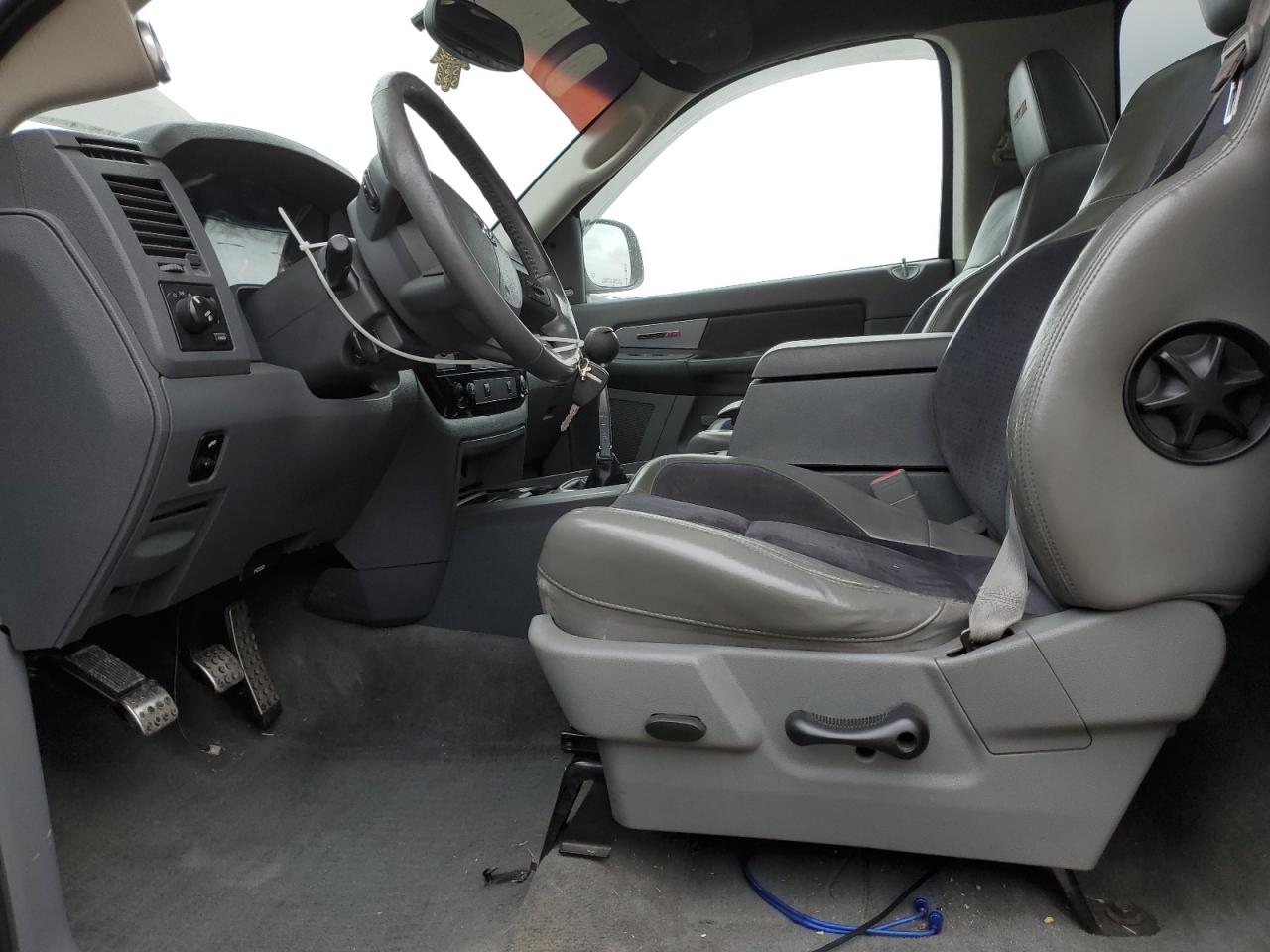 2006 Dodge RAM - Image 7
