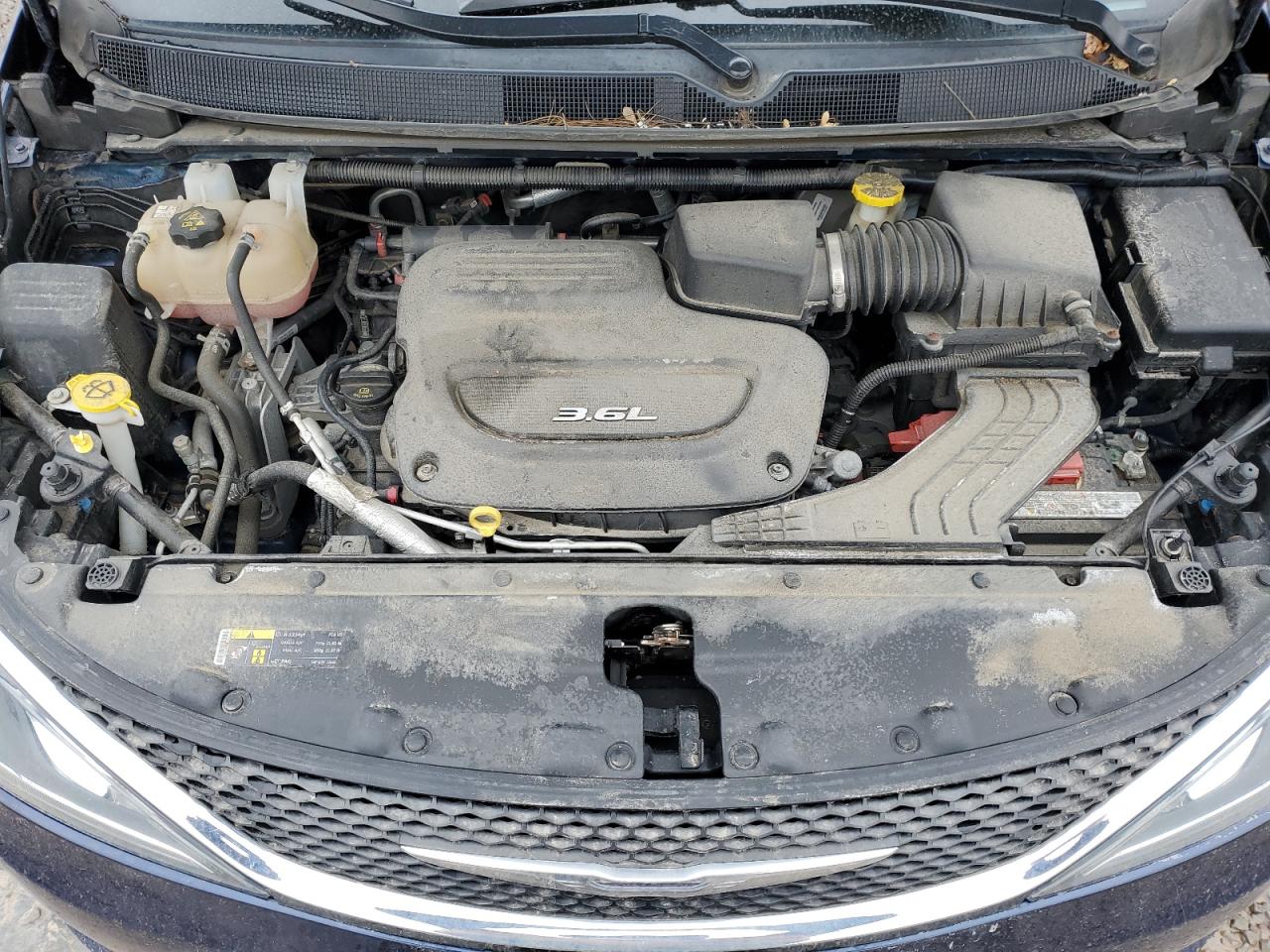2017 Chrysler Pacifica - Image 12