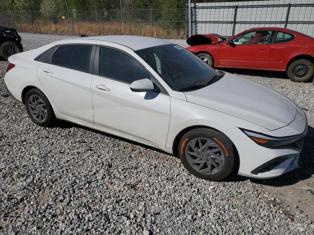  HYUNDAI ELANTRA 2024 Белы