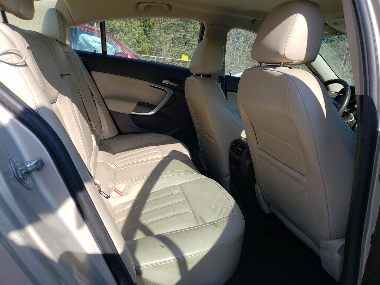 2012 Buick Regal - Image 10