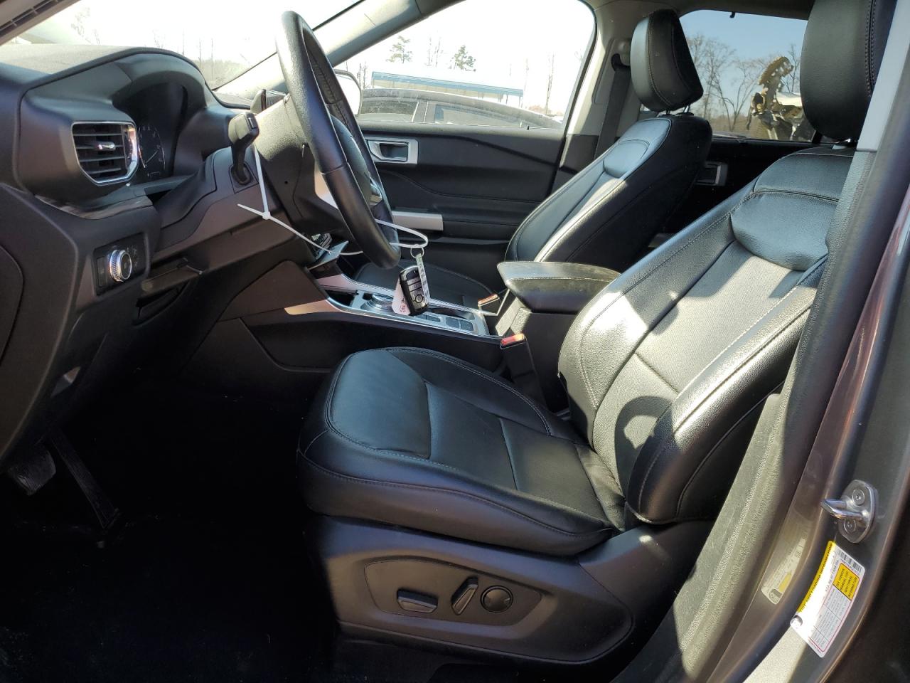 2023 Ford Explorer - Image 7
