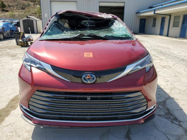  TOYOTA SIENNA 2024 Czerwony