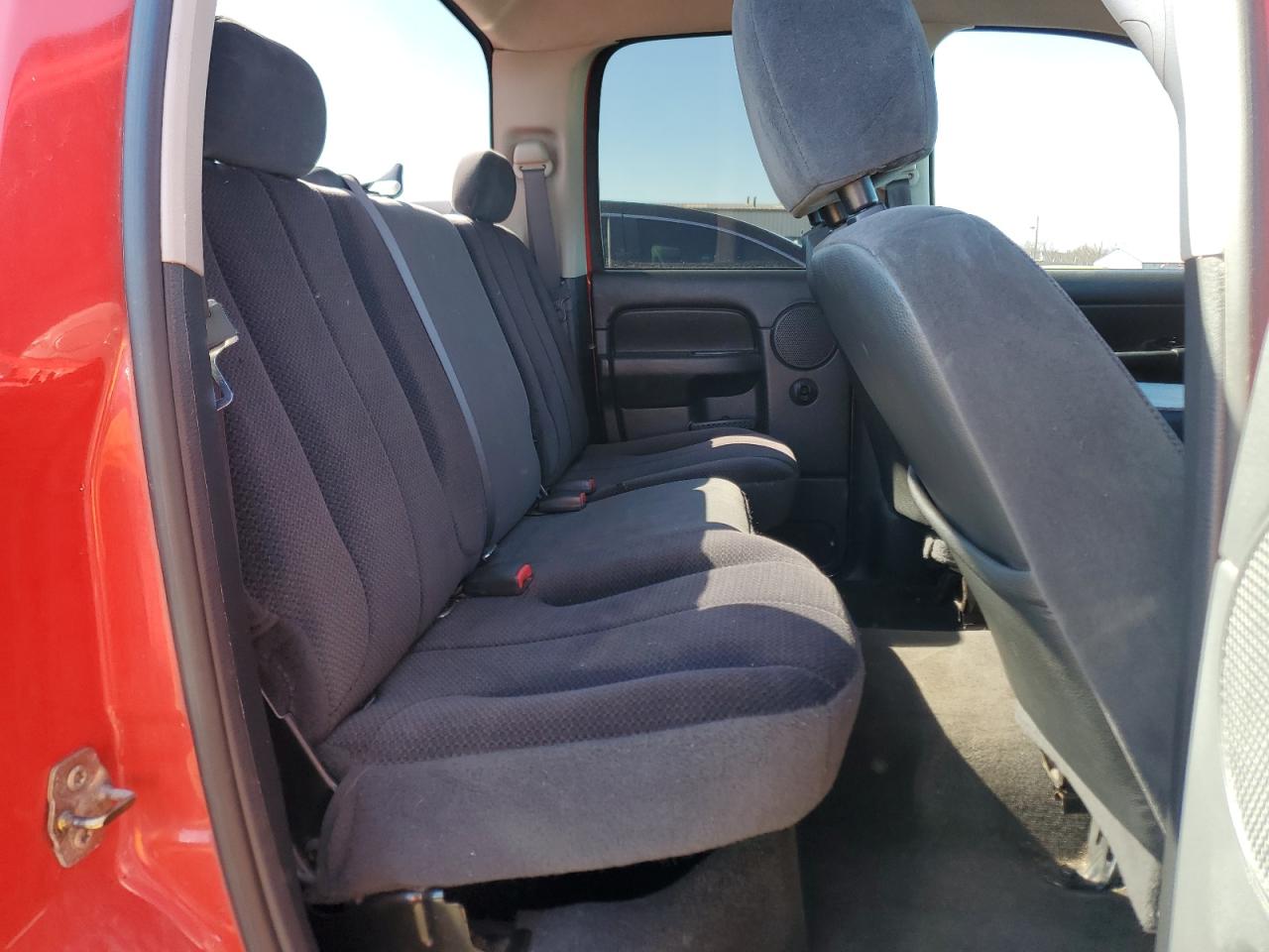 2004 Dodge RAM - Image 10