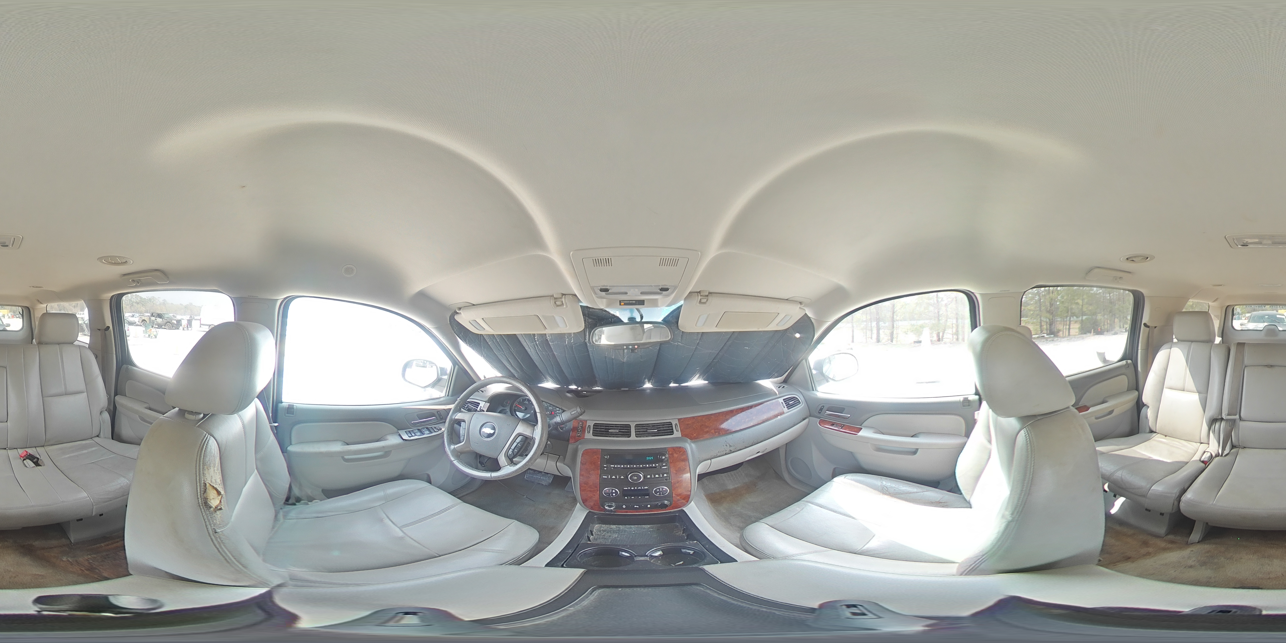 2013 Chevrolet Suburban - Image 16