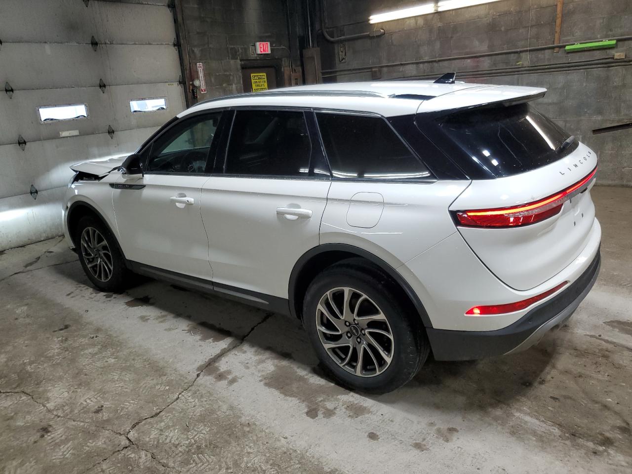 2022 Lincoln Corsair - Image 2