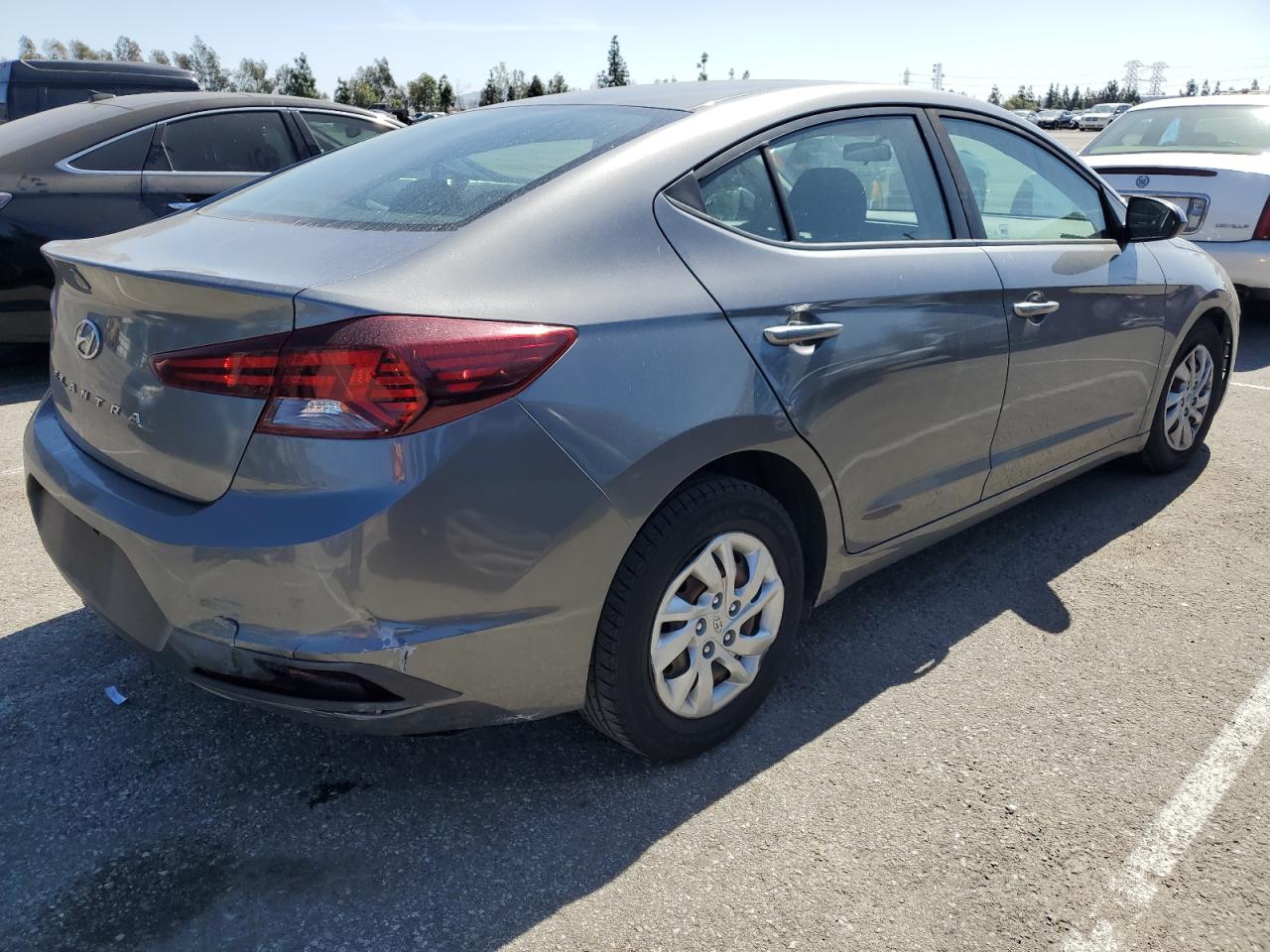 2019 Hyundai Elantra - Image 3