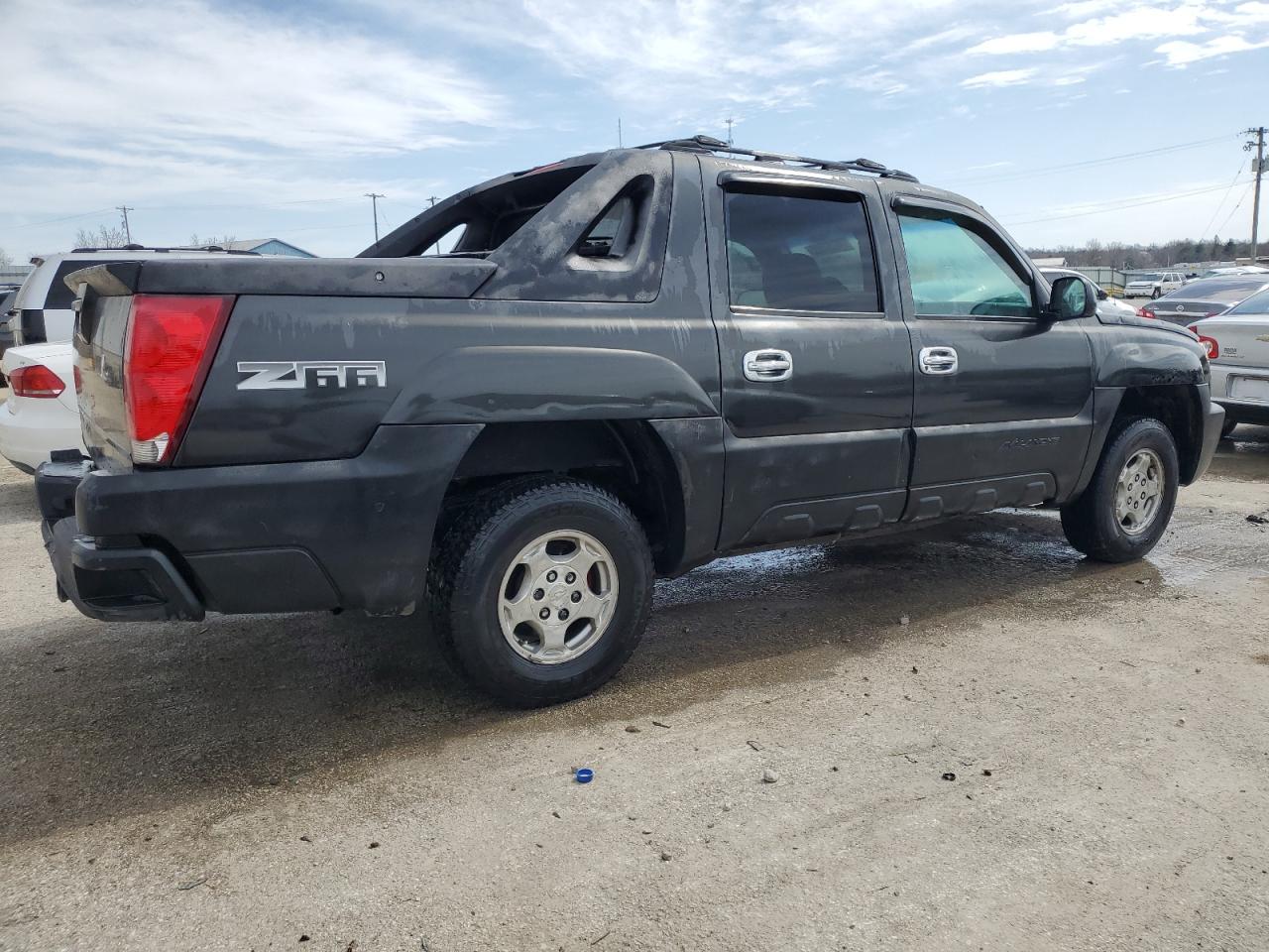 2003 Chevrolet Avalanche - Image 3