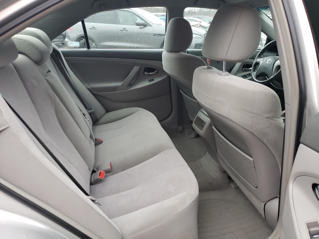2011 Toyota Camry - Image 10
