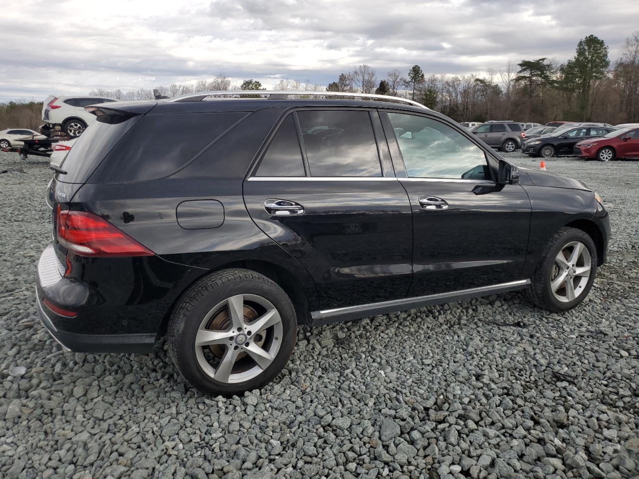 2016 Mercedes-Benz GLE - Image 3