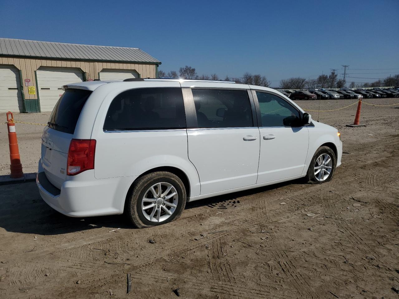 2018 Dodge Caravan - Image 3