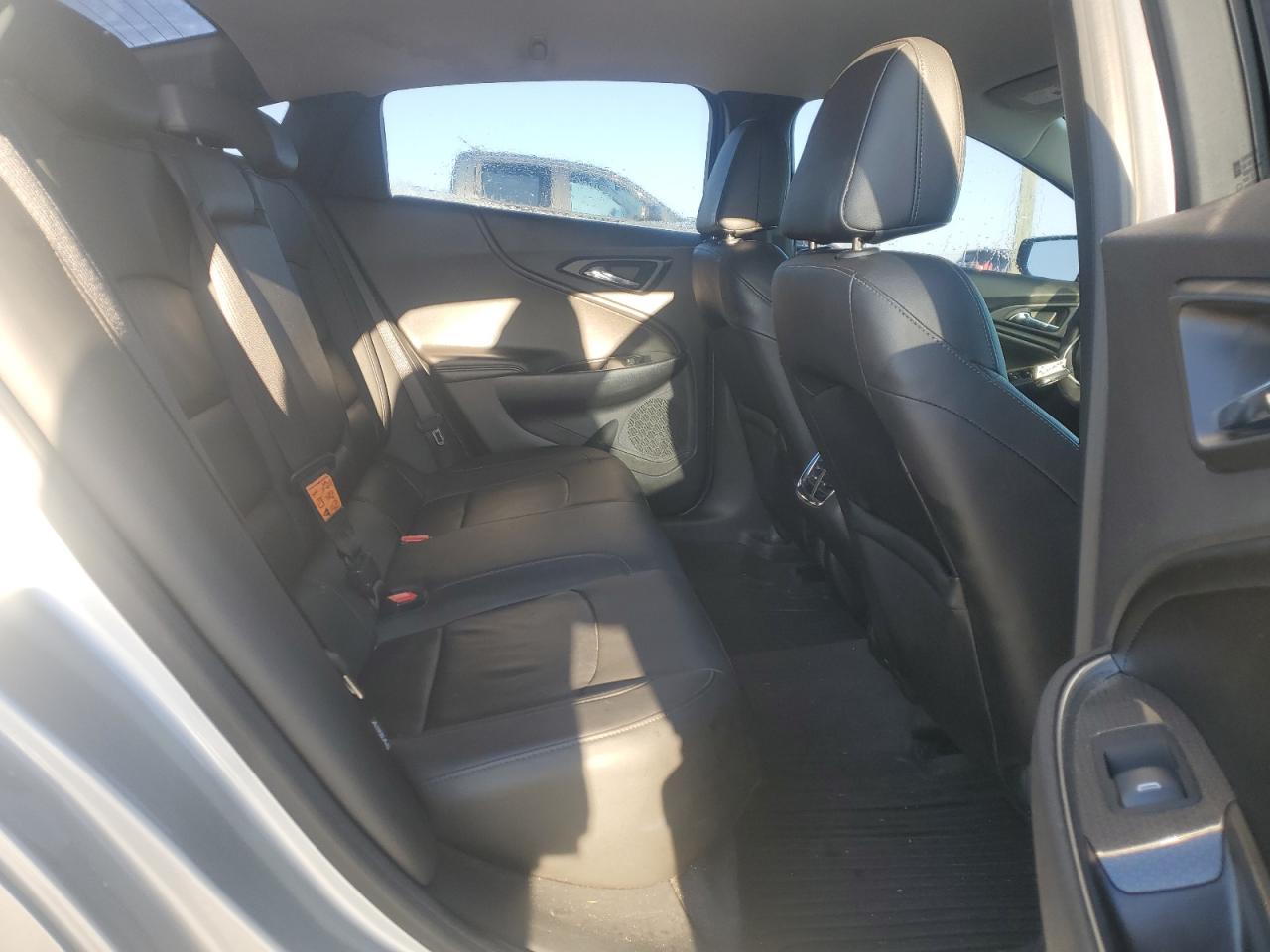 2016 Chevrolet Malibu - Image 10