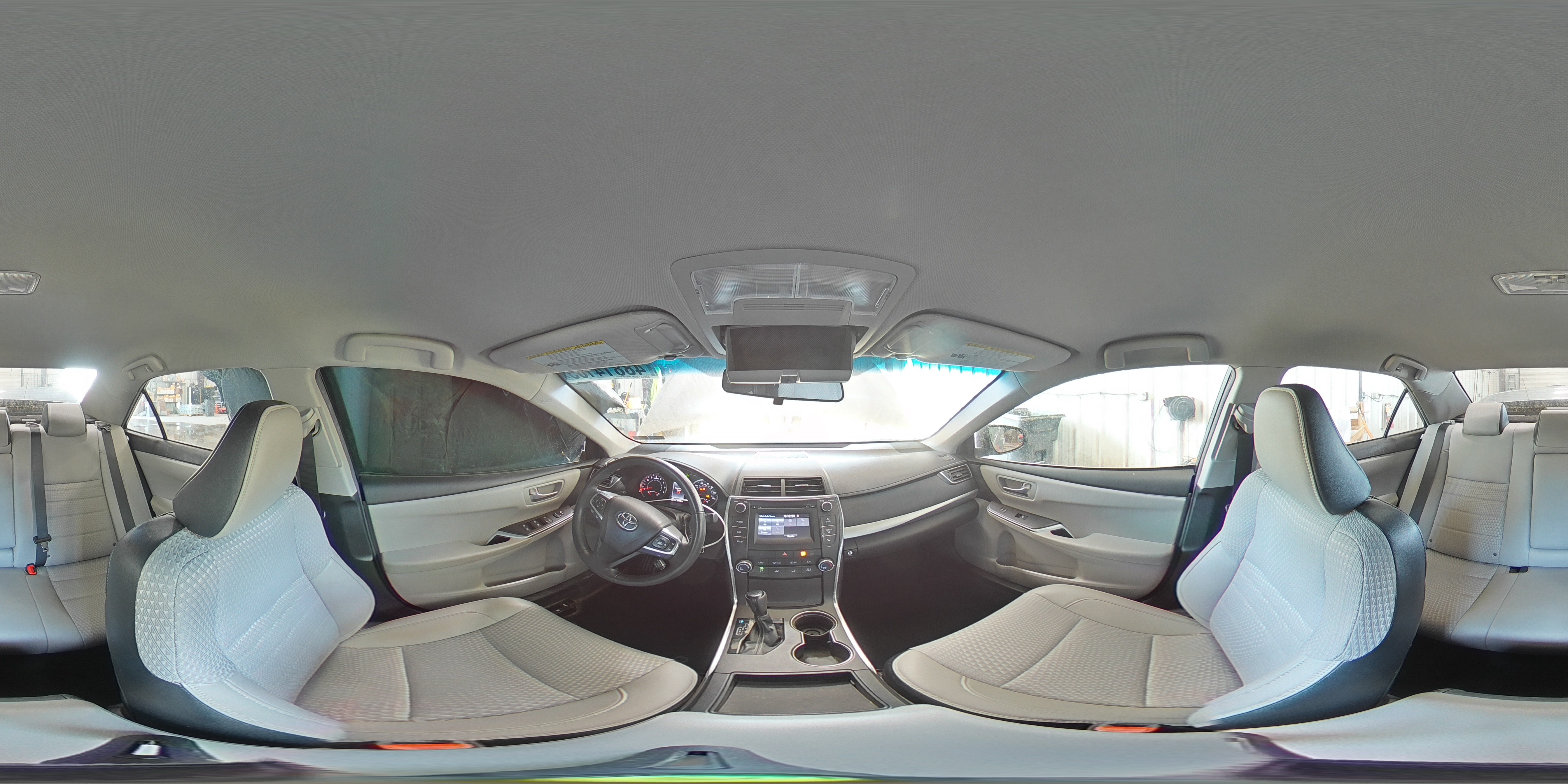 2015 Toyota Camry - Image 15