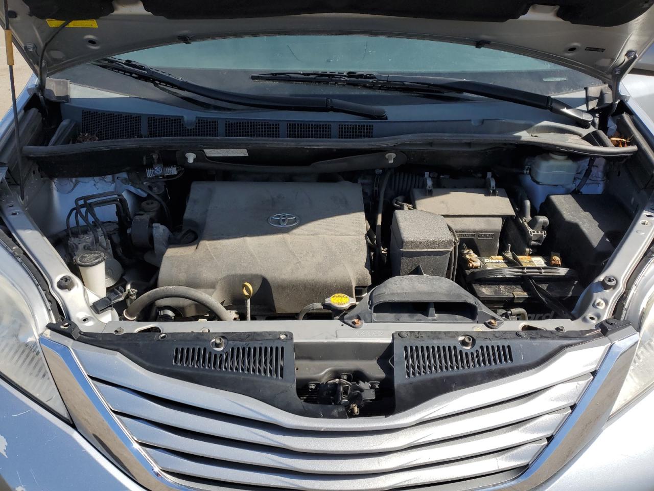 2015 Toyota Sienna - Image 12