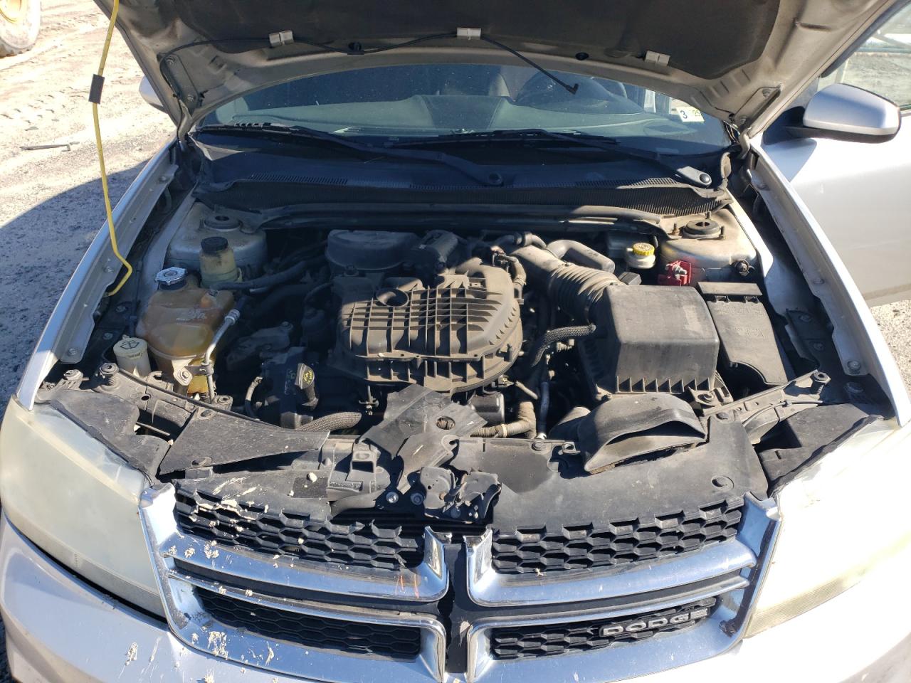 2011 Dodge Avenger - Image 11