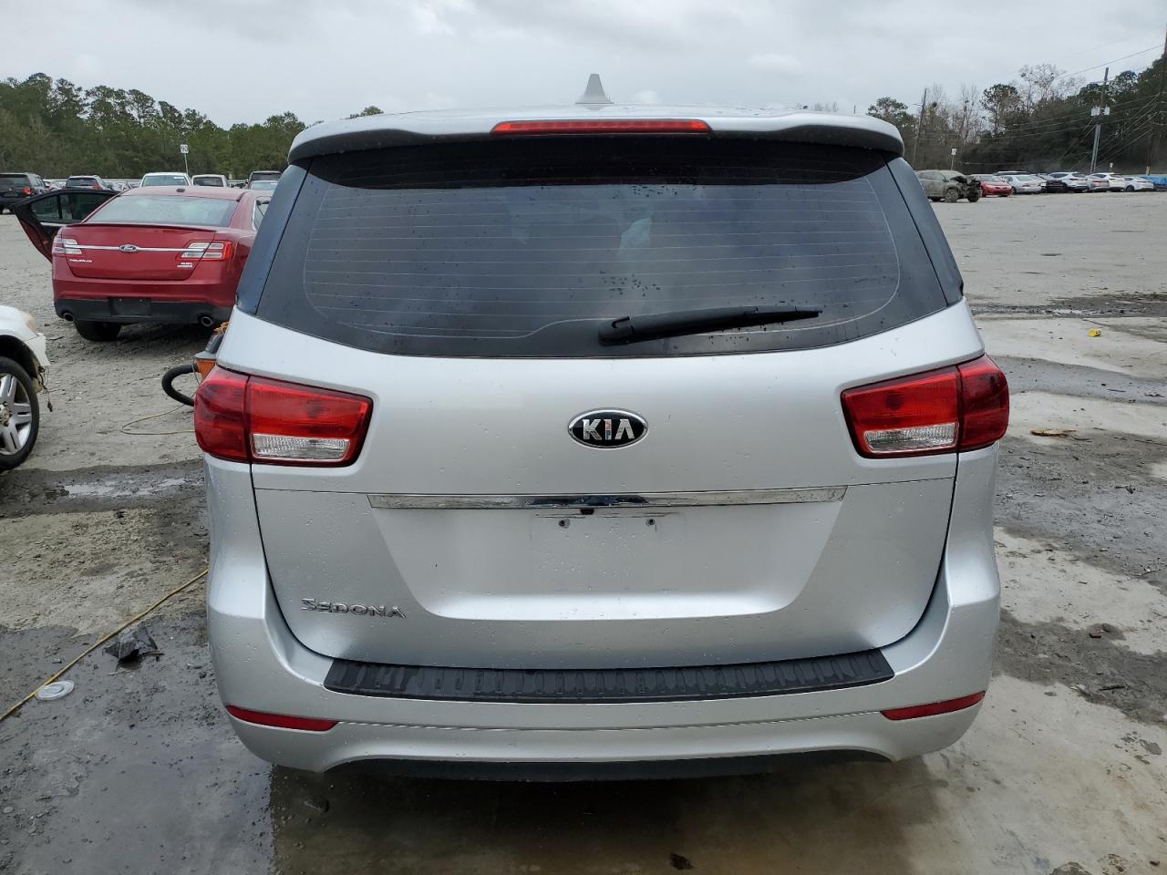 2016 Kia Sedona - Image 6