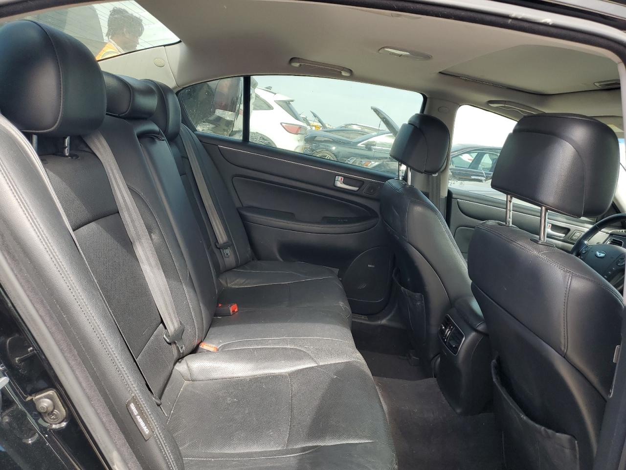 2012 Hyundai Genesis - Image 10