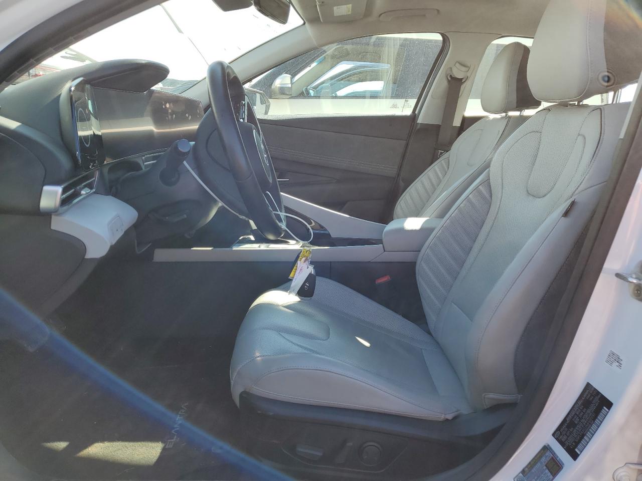 2021 Hyundai Elantra - Image 7