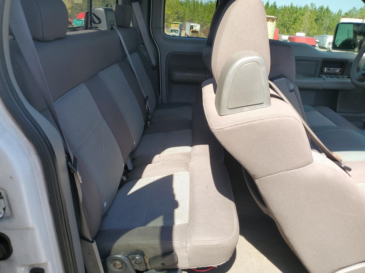 2004 Ford F-150 - Image 10