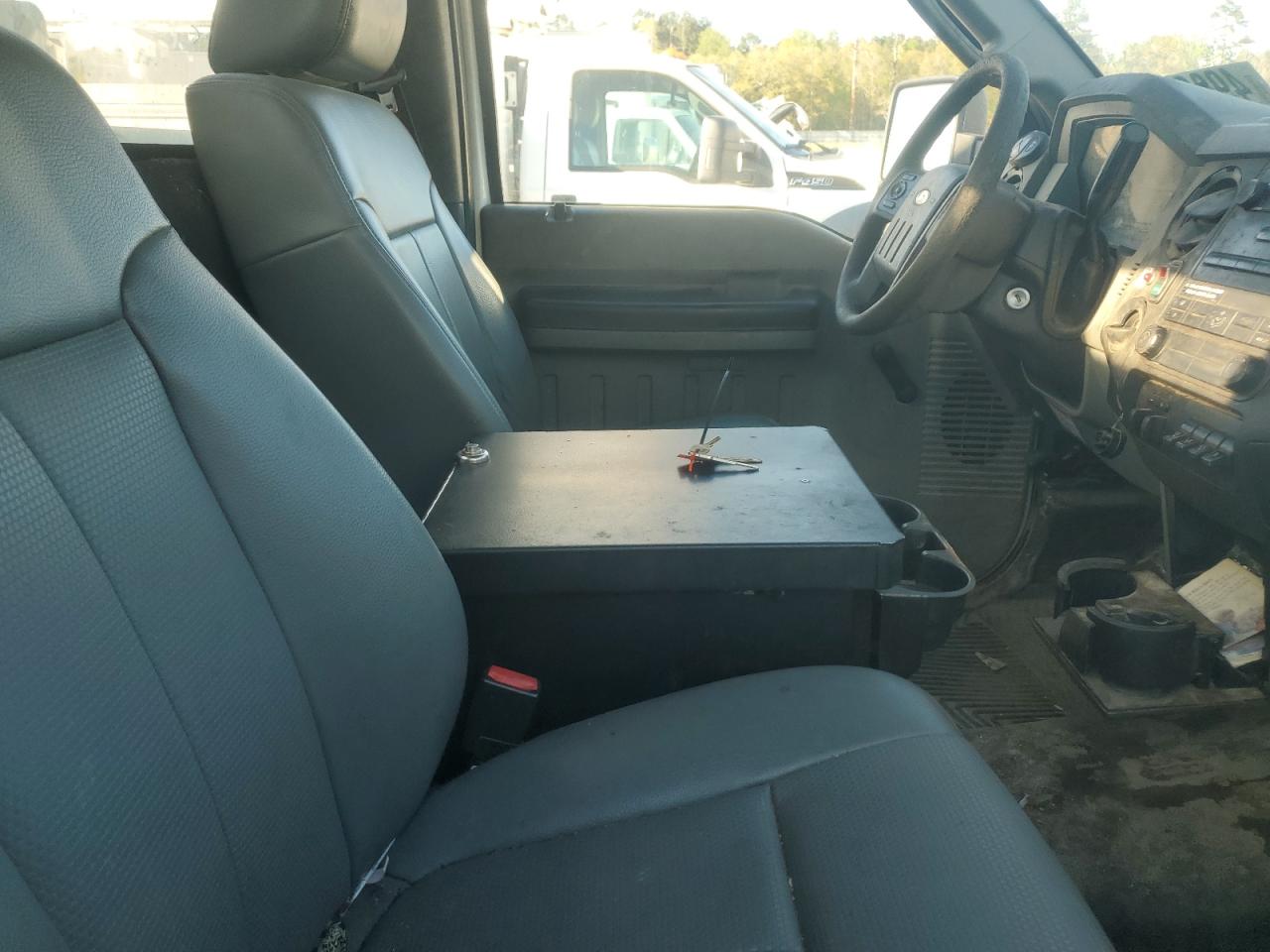2015 Ford F450 Super Duty VIN: 1FDUF4GY7FEC93387 Lot: 49860875