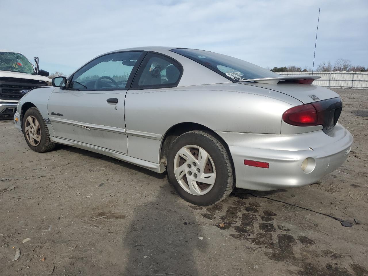 2000 Pontiac Sunfire - Image 2