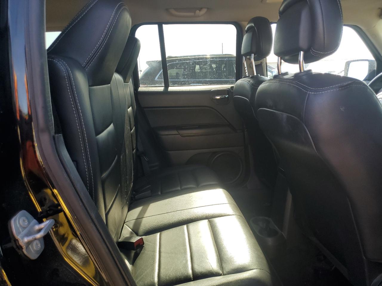 2016 Jeep Liberty (Patriot) - Image 11