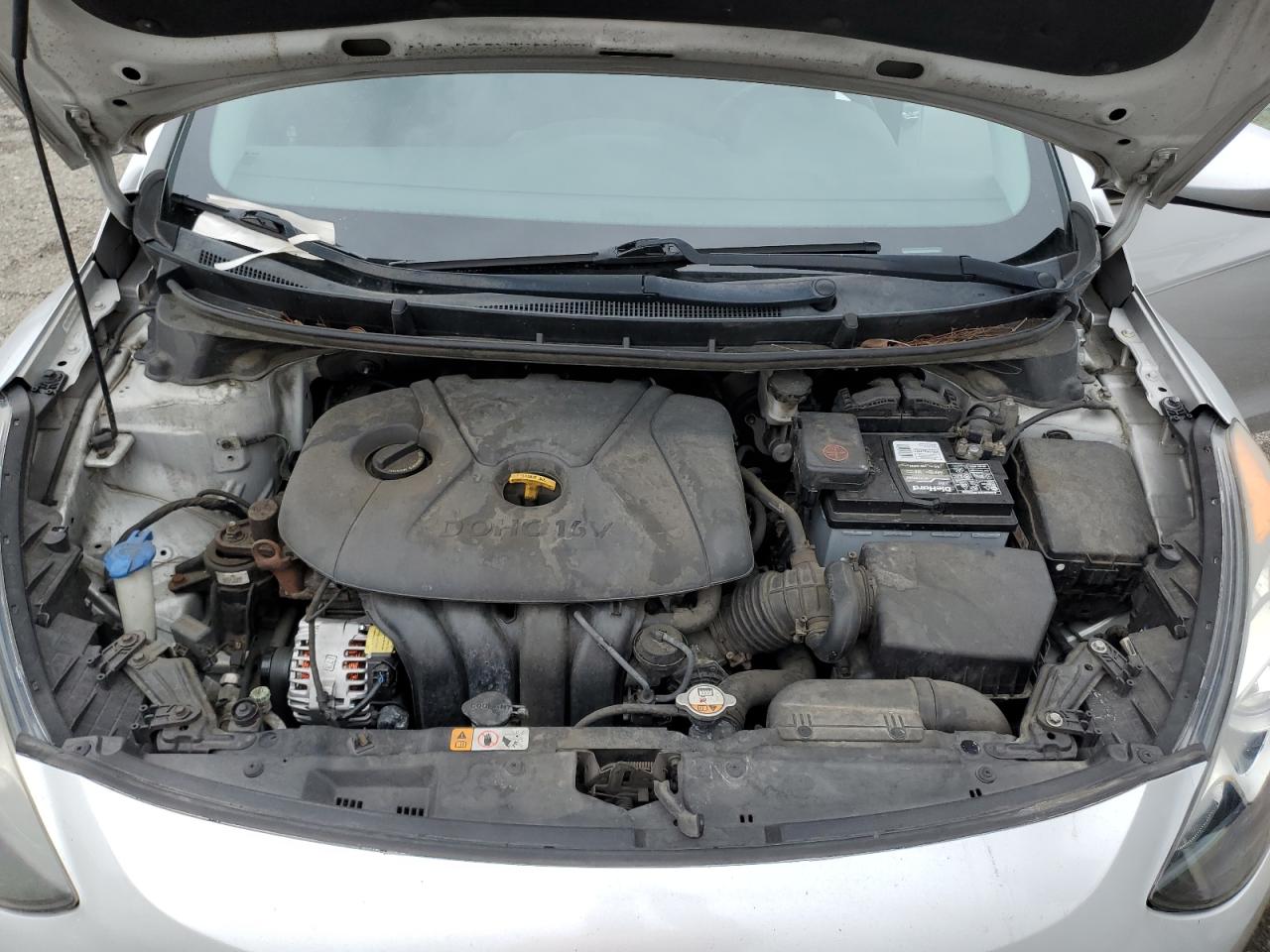 2013 Hyundai Elantra - Image 11