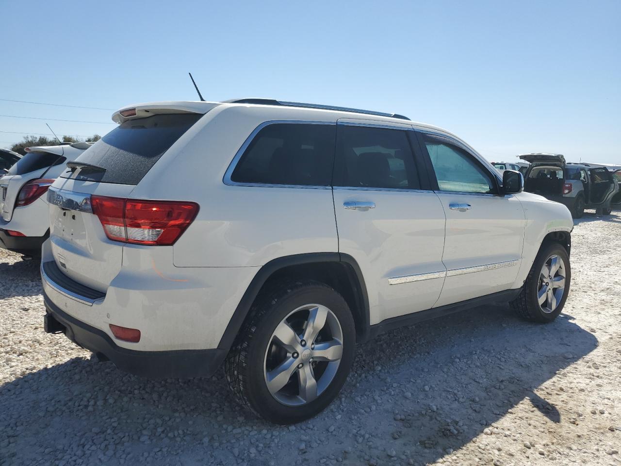 2012 Jeep Grand Cherokee - Image 3